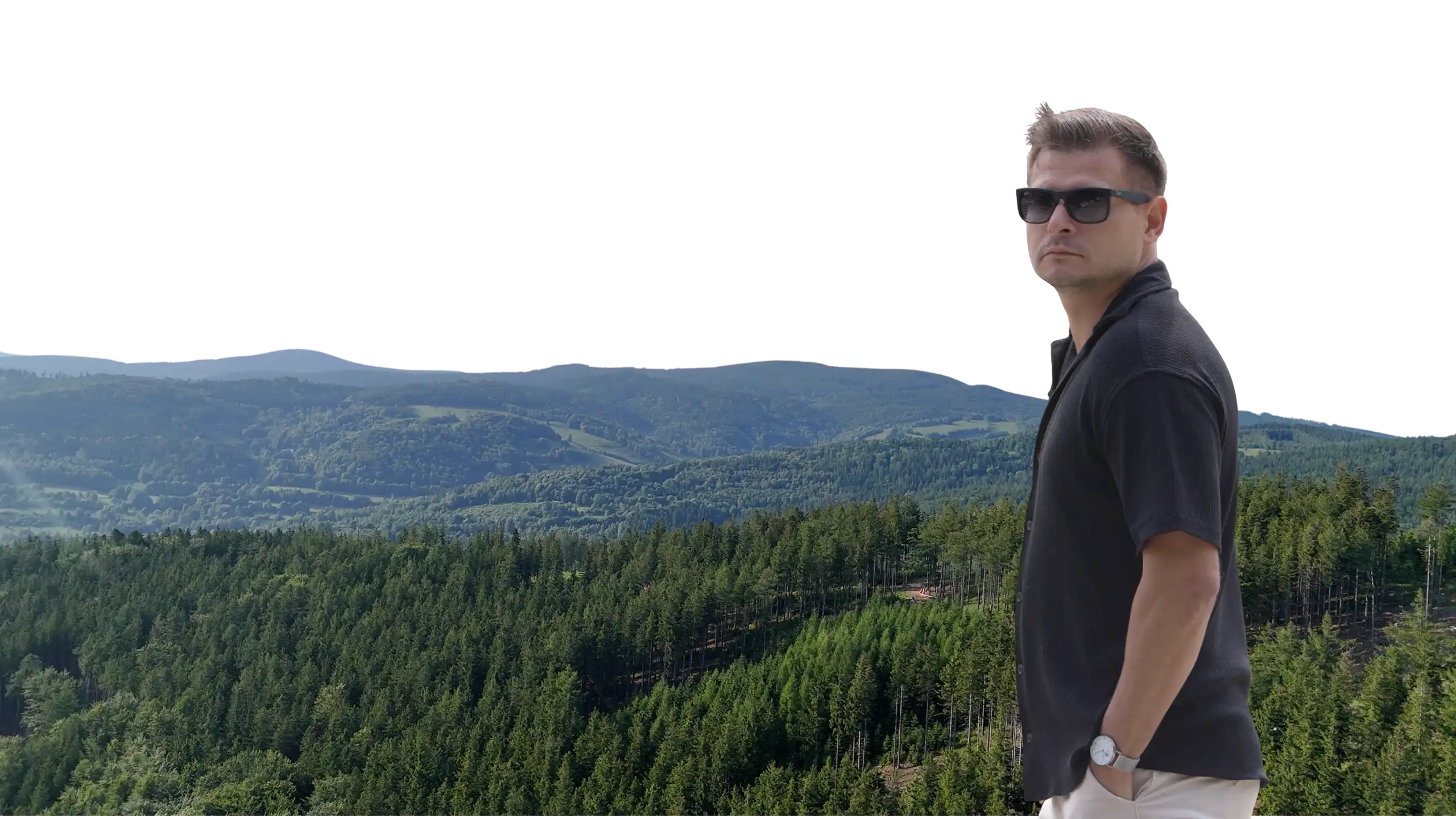 góry oraz Patryk Suracki w tle